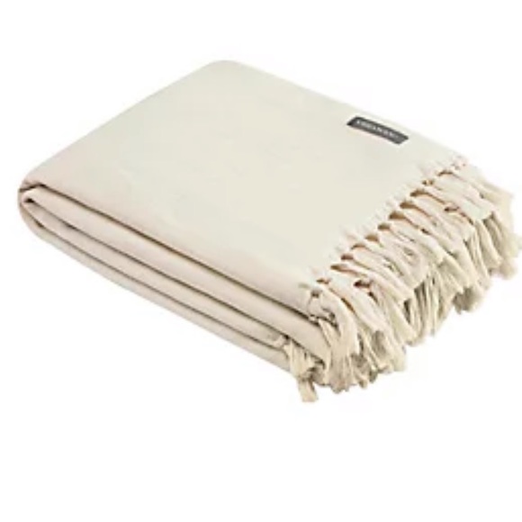 Vera Wang Other - Vera Wang Twill Tassel Throw Blanket